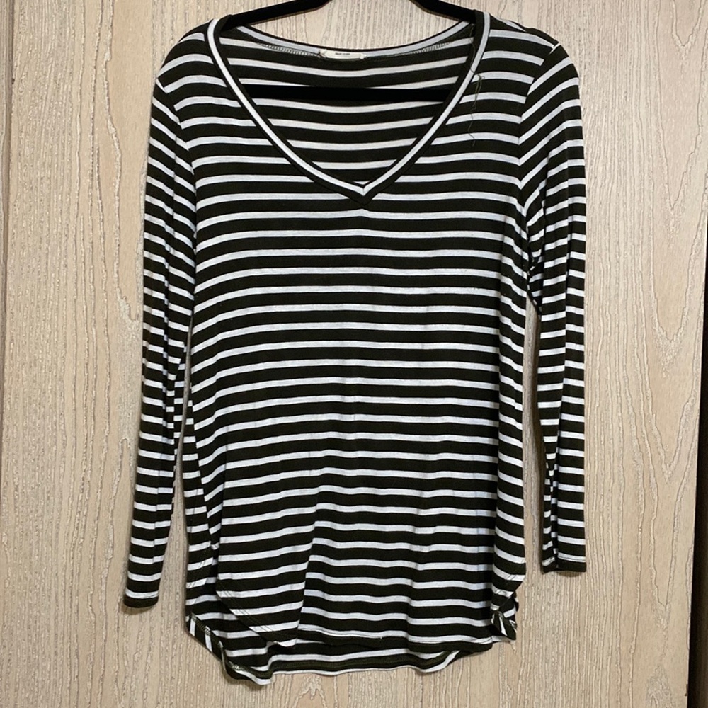 V-Neck simple Long Sleeve